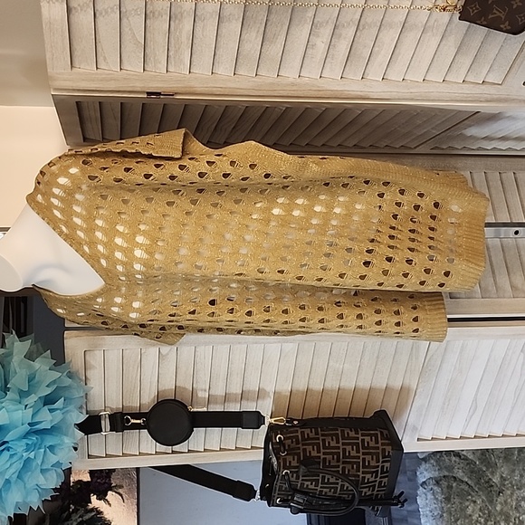 CW Classics brand Gold Tunic - Picture 4 of 9